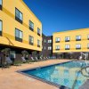 Отель Fairfield Inn & Suites Fresno Yosemite International Airport во Фресне