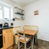 Отель Bright and Comfortable 2 Bedroom Flat Oakwood, фото 9