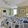 Отель Bay Breeze On Sunset Island 6 Blocks To Ocean 5 Bedroom Townhouse, фото 13