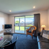 Отель Toodle's Wanaka Luxury with Mountain Views, фото 5