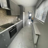 Отель Modern 3 bed Townhouse newly refurbished free parking 10 mins walk to town centre , hospital and col, фото 3