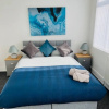 Отель Inviting 3-bedroom Home in Liverpool With Parking, фото 3