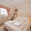 Отель Veeve Smith Terrace Pretty Mews House 3 Bed 2 Bath Chelsea, фото 4