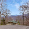 Отель Swiss Bear Haus, 4 Bedrooms, Hot Tub, Pool Access, Sleeps 12, фото 1