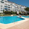 Отель Beachfron Puerto Banus, 2 bed apt Playas Del Duque, Free Wifiparking 3 Pools, фото 14