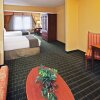 Отель Holiday Inn Express Hotel & Suites Springfield, фото 2