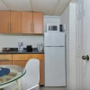 Отель Lovely Studio/bath, Hallandale Beach, Walk to the Beach! Pool & Free Parking!, фото 5