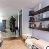 Отель Bright and Modern Duplex With Amenities and Staff, фото 8