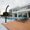 Отель Villa Barako Prestige - 4 Bedroom Villa - Very Modern Interior - WiFi and Air Conditioning, фото 1