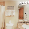 Отель Peak 8, Spacious 2 Bedroom Rental - Half Block to Snowflake Chairlift!, фото 9
