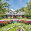 Отель Eight Gables Inn, фото 1
