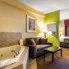 Отель Comfort Suites Forsyth near I-75, фото 37