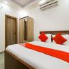 Отель OYO 76709 Hotel Mannat Stays, фото 1