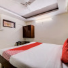 Отель Samrat By OYO Rooms, фото 18