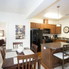 Отель On the Columbia Vacation Apartments, фото 11