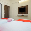 Отель OYO 12538 Twin Tower 2, фото 18