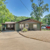 Отель Texas Home w/ Deck & Cedar Creek Reservoir Access, фото 1