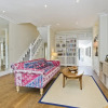 Отель Stunning Recently Renovated 3 Bedroom Home Fuham - Munster Village, фото 14