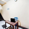 Отель Spot On 91774 Kost Nusantara Sidoarjo, фото 8