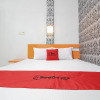 Отель RedDoorz Plus near Hartono Mall, фото 6