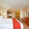 Отель Holiday Inn Express Hotel & Suites Logansport, an IHG Hotel, фото 5