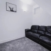 Отель 2 Bedroom Spacious Contractor House With Parking by Firoz Property Management, фото 11