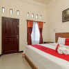Отель RedDoorz @ Jalan Hos Cokroaminoto Mataram, фото 5
