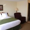 Отель Edgewood Hotel & Suites, фото 3