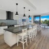 Отель GEORGE8- The Ultimate Family Beach House, фото 13