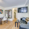 Отель Newly Decorated 2BR Yorkville Home, фото 9
