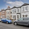 Отель Stylish one Bedroom Flat Near Kew Gardens by Underthedoormat, фото 1