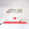 Отель Formerly RedDoorz Premium near Senggigi Beach, фото 41