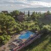 Отель Holiday Home with Shared Swimming Pool in the Green Hills of Chianti, фото 27