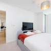 Отель Newly Built 2 Bed Apartment By London City Airport, фото 3