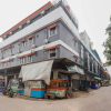 Отель OYO 91305 Merah Putih Inn, фото 1