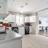 Отель Stunning 7-bed Detached House in Luton With Parkin, фото 4