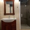 Отель Luxury Apartment by Hi5-Baross Sqr Suite, фото 8