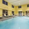 Отель La Quinta Inn N Suites Knoxville Airport, фото 14