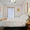 Отель Cozy House Near Plaza District, фото 7