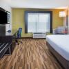 Отель Holiday Inn Express Hotel & Suites Bismarck, an IHG Hotel, фото 3