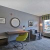 Отель Hampton Inn & Suites Newark-Harrison-Riverwalk, фото 28