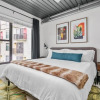 Отель Mid Main Lofts 5225 Stunning Spacious 1BR Loft Midtown, фото 5