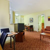 Отель TownePlace Suites by Marriott Savannah Midtown, фото 4