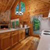 Отель Breezy Mountain View-hot tub and Fishing, фото 19