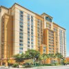 Отель La Quinta Inn & Suites by Wyndham San Antonio Riverwalk в Сан-Антонио
