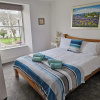 Отель Kildonan House Village Centre Sleep 8 With hot tub, фото 3