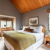 Отель Skylight by Avantstay Elevated Mountain Home w/ Hot Tub, Billiards, Large Patio, фото 6