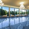 Отель Grand Hotel Kempinski High Tatras в Горнолыжном курорте Штрбске Плесе