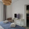 Отель Exclusive Seafront Suites with hot tub, фото 3