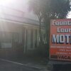 Отель Fountain Court Motel, фото 1